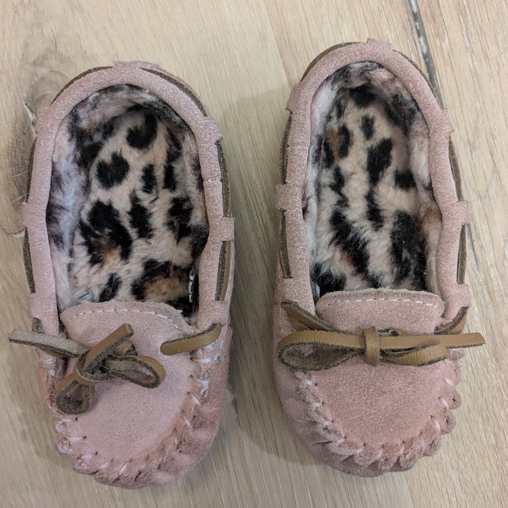 ✌🏻Pink Suede Booties & Moccasins Lot / Bundle; Size: 5 Toddler & S 5/6 - Picture 8 of 12